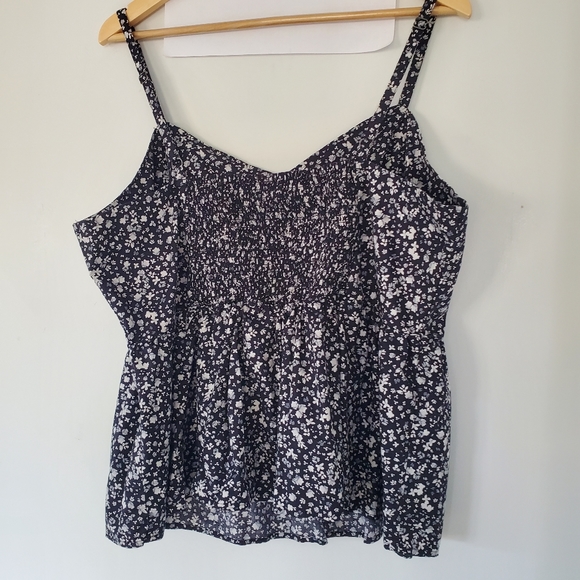OLD NAVY Sz XXL Black Ditsy Floral Smocked Cami Tank Spaghetti Straps V-Neck - Picture 8 of 14